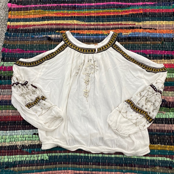 Free People Ivory Beaded Give Him The Cold Shoulder Blouse Size Medium - Picture 3 of 10